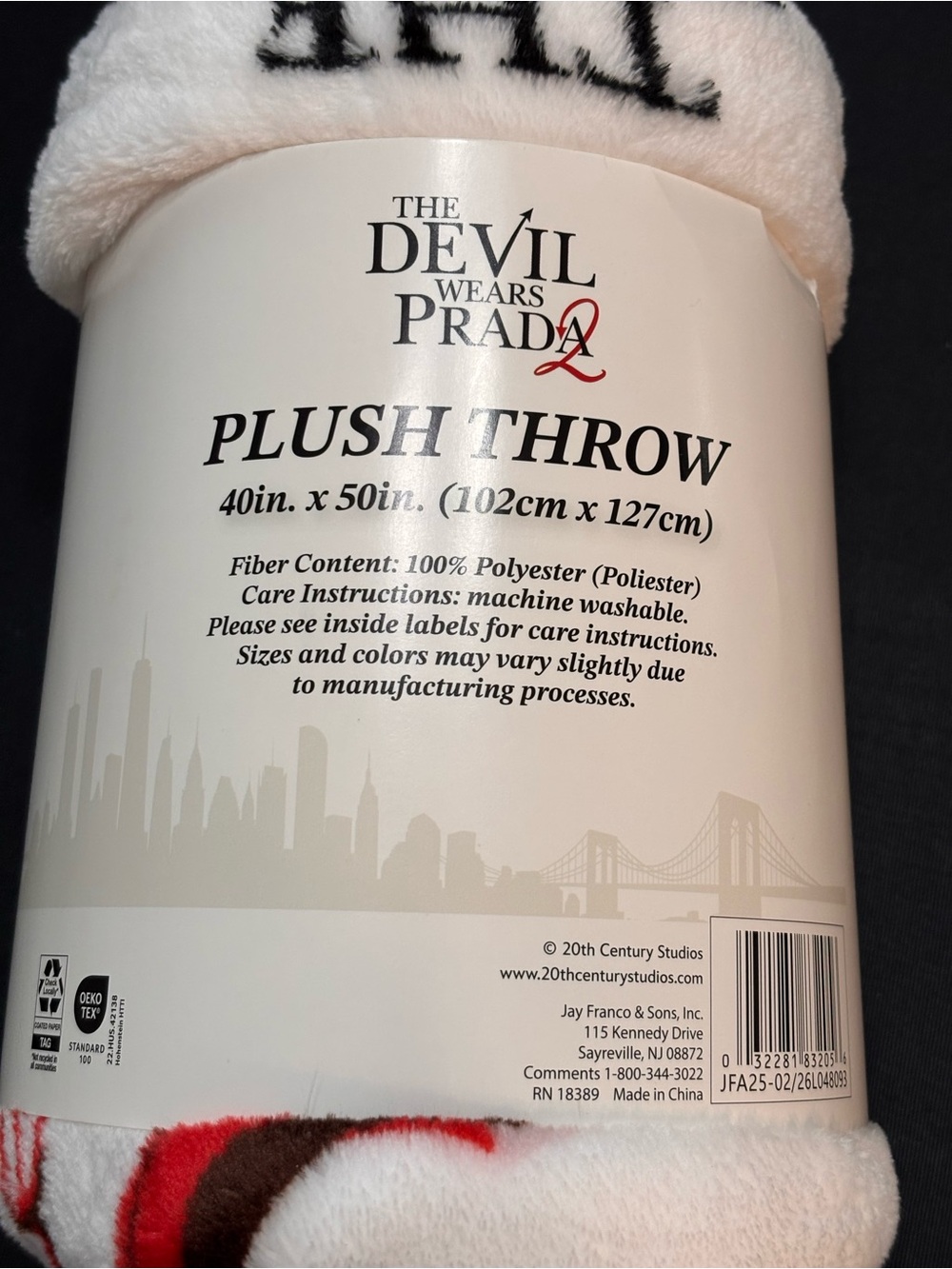 The Devil Wears Prada Plush Throw - NWT - Picture 3 of 5